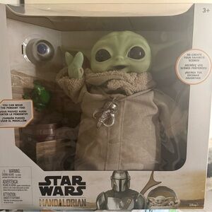 Disney Star Wars Mandalorian Collectible